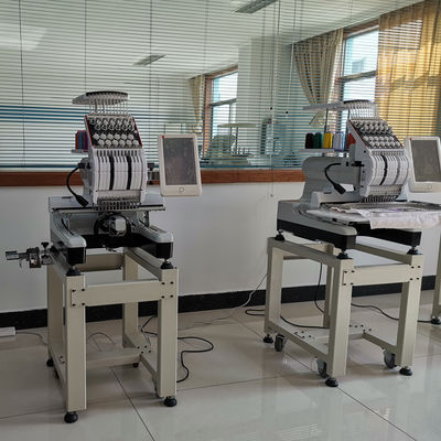 단일 해드 타월 천 컴퓨터 자수 기계는 로고 고성능 티셔츠 청바지를 세게 때립니다